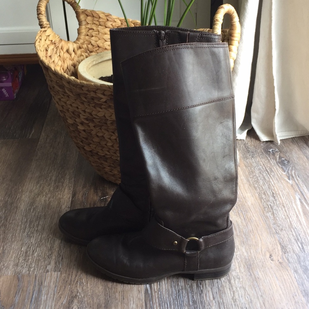 Dark brown boots